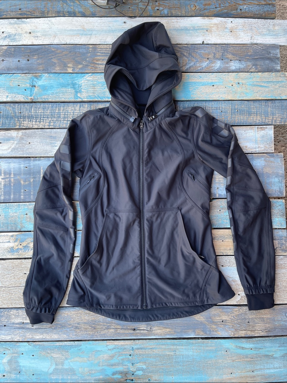 ⁠Lululemon Feelin' Frosty Softshell Hooded Jacket Black Reflective Size 4 XS